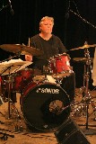 Gary Rissmiller a bicí souprava Sonor