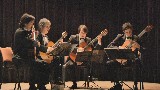 Pražské kytarové kvarteto na pódiu tišnovského MěKS